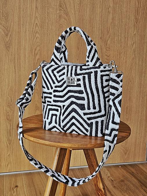 Kabelka  L I N A bielo-čierna