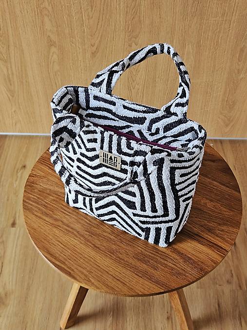 Kabelka  L I N A bielo-čierna