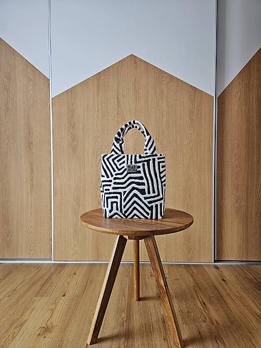 Kabelka  L I N A bielo-čierna