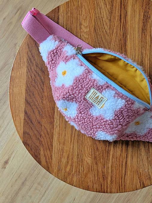 Menčestrová ľadvinka - ružová s kvetmi