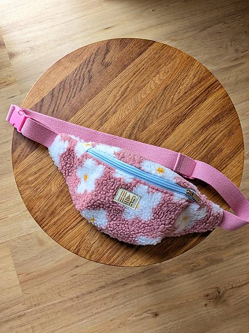 Menčestrová ľadvinka - ružová s kvetmi