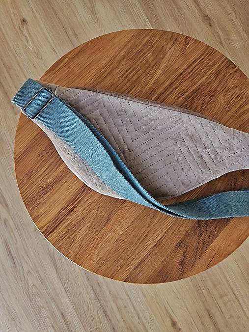 Ľadvinka - L hnedá zamatová prešívaná