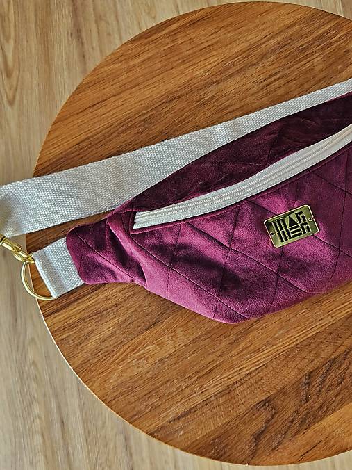 Ľadvinka - L zamatová prešívaná