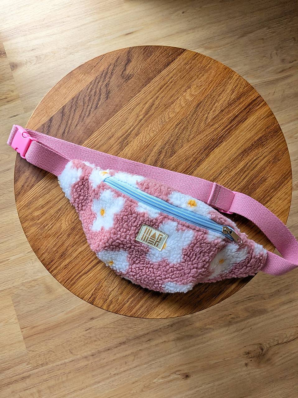 Menčestrová ľadvinka - ružová s kvetmi