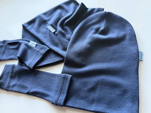 Merino čiapka s otvorom na cop