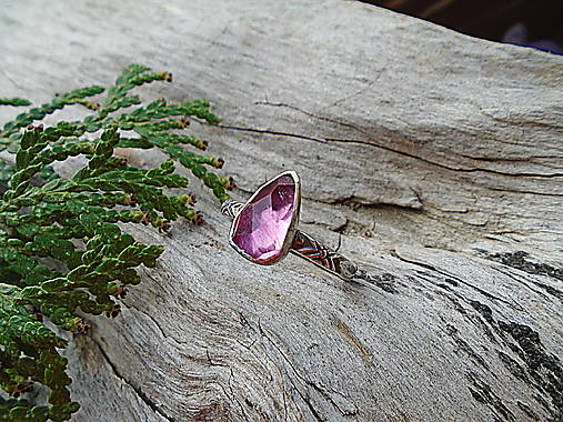 Strieborny prsteň Ag925 Turmalín Rubelit