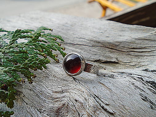 Strieborny prsteň Ag 925 Granát