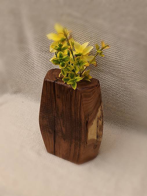 Drevená váza „Prírodná harmónia“