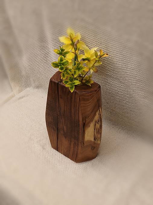 Drevená váza „Prírodná harmónia“