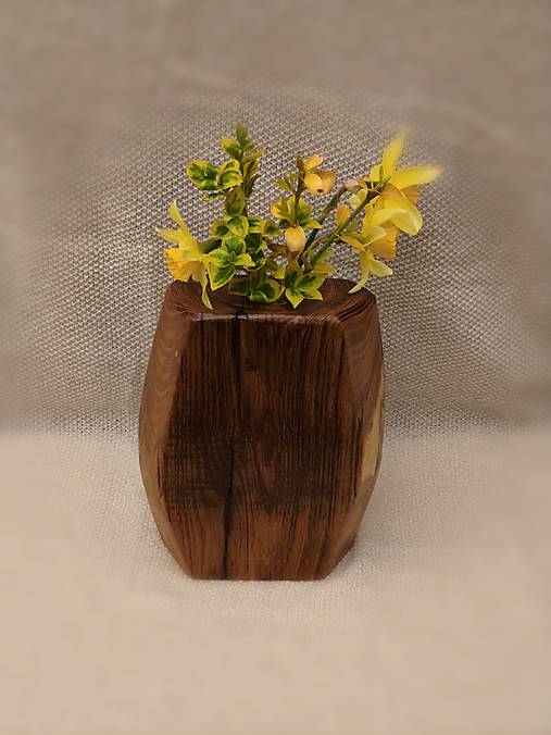Drevená váza „Prírodná harmónia“