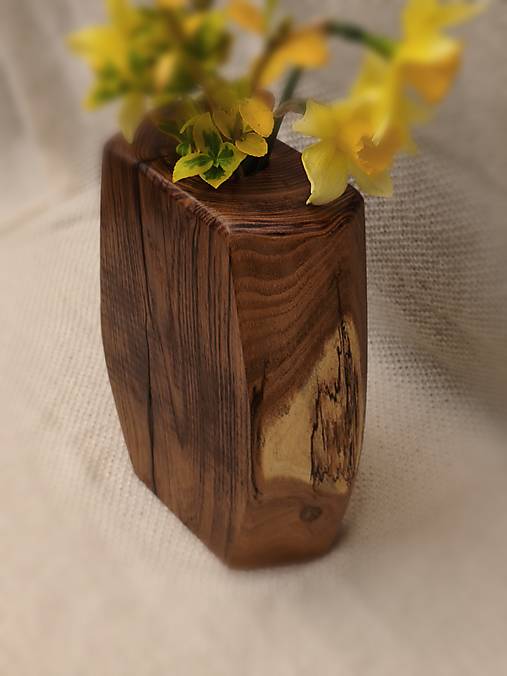 Drevená váza „Prírodná harmónia“