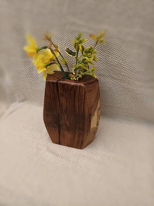 Drevená váza „Prírodná harmónia“