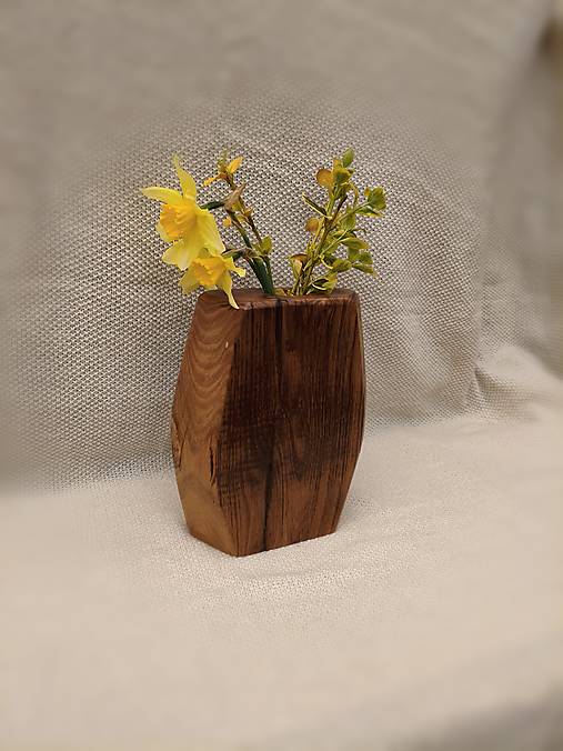 Drevená váza „Prírodná harmónia“