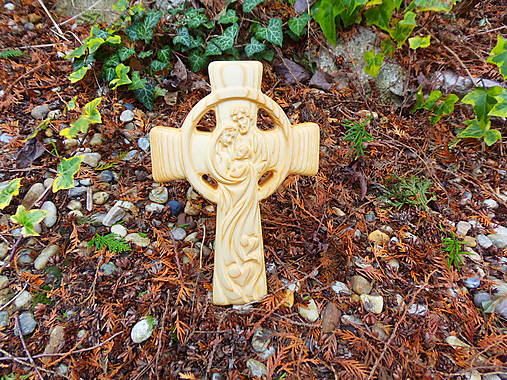 Dekorácie - Krížik so Svätou rodinou XV. - 18262128_