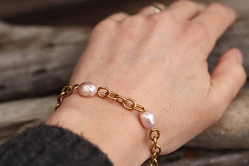 Retiazkový náramok s perlami