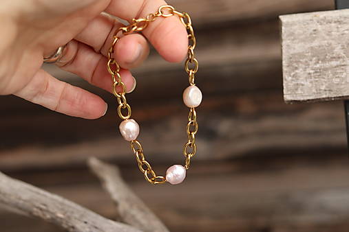Retiazkový náramok s perlami