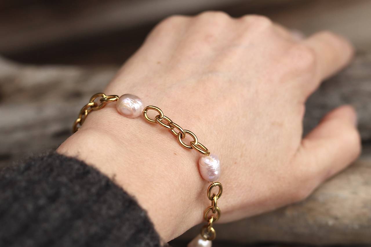 Retiazkový náramok s perlami