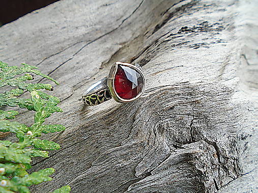 Strieborny prsteň Ag 925 Granát