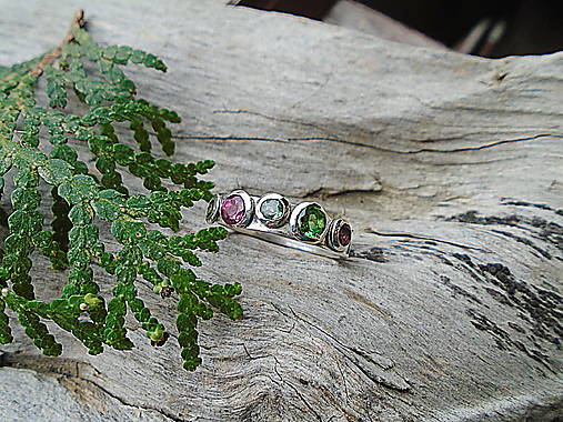 Strieborny prsteň Ag925 Turmalín - Rubelit a Verdelit