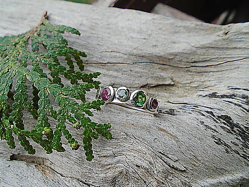 Strieborny prsteň Ag925 Turmalín - Rubelit a Verdelit