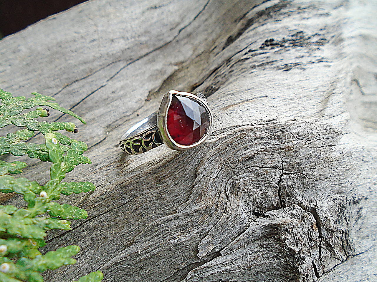 Strieborny prsteň Ag 925 Granát