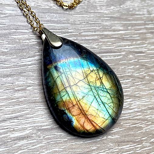 Teardrop Rainbow Labradorite Pendant AG925 Gold Plated / Strieborný pozlátený prívesok s veľkým labradoritom E025