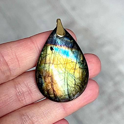 Teardrop Rainbow Labradorite Pendant AG925 Gold Plated / Strieborný pozlátený prívesok s veľkým labradoritom E025