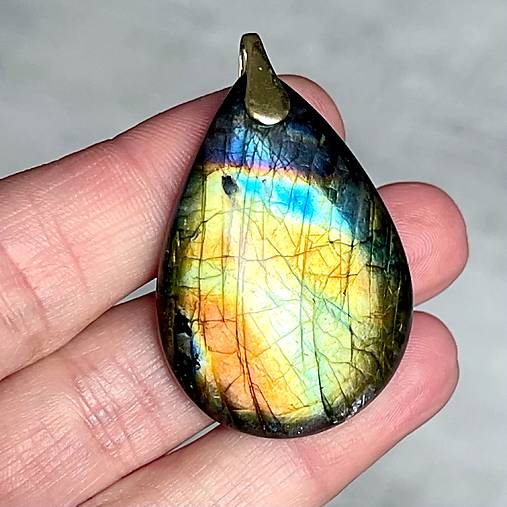 Teardrop Rainbow Labradorite Pendant AG925 Gold Plated / Strieborný pozlátený prívesok s veľkým labradoritom E025