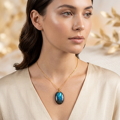 Blue Oval Labradorite Pendant AG925 Gold Plated / Strieborný pozlátený prívesok s veľkým labradoritom E025