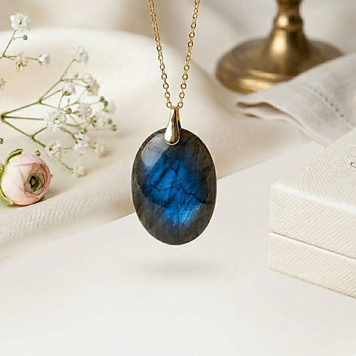 Blue Oval Labradorite Pendant AG925 Gold Plated / Strieborný pozlátený prívesok s veľkým labradoritom E025