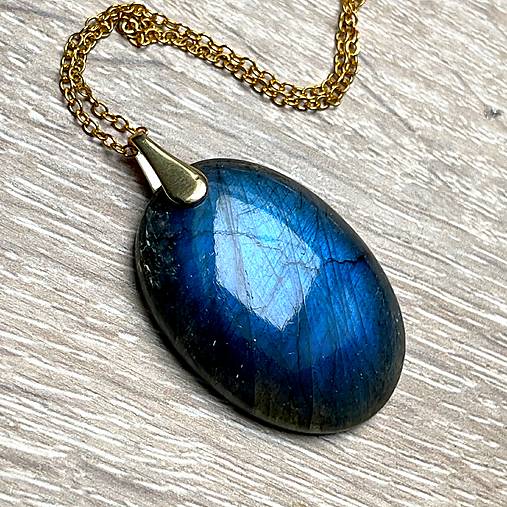 Blue Oval Labradorite Pendant AG925 Gold Plated / Strieborný pozlátený prívesok s veľkým labradoritom E025
