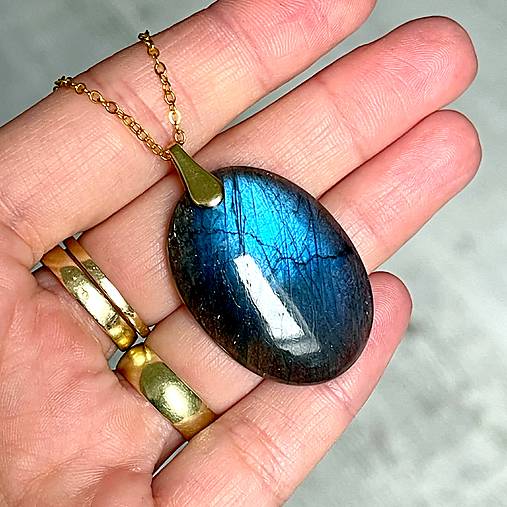 Blue Oval Labradorite Pendant AG925 Gold Plated / Strieborný pozlátený prívesok s veľkým labradoritom E025
