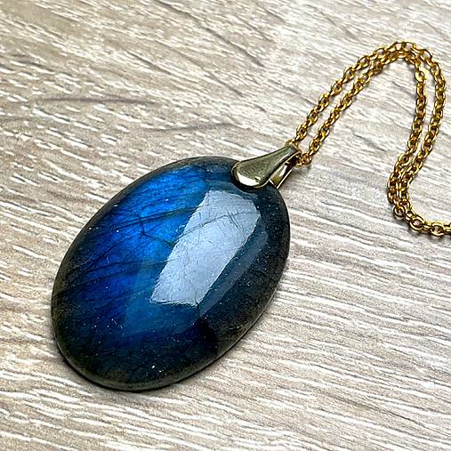Blue Oval Labradorite Pendant AG925 Gold Plated / Strieborný pozlátený prívesok s veľkým labradoritom E025