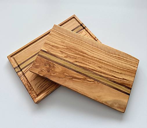 Doska s drážkou a pásikmi, ktorá vydrží roky (oliva)