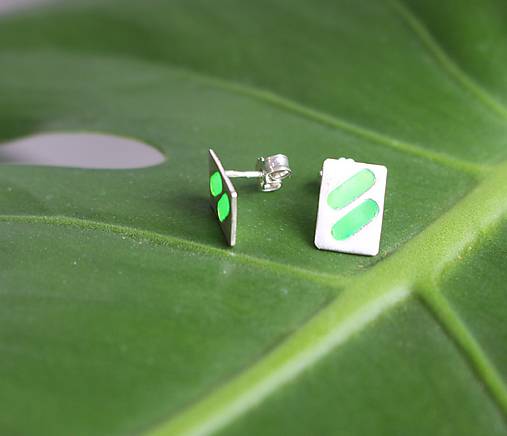 Náušnice - Neónové strieborné náušnice dva ováliky - zelené. - 18269816_