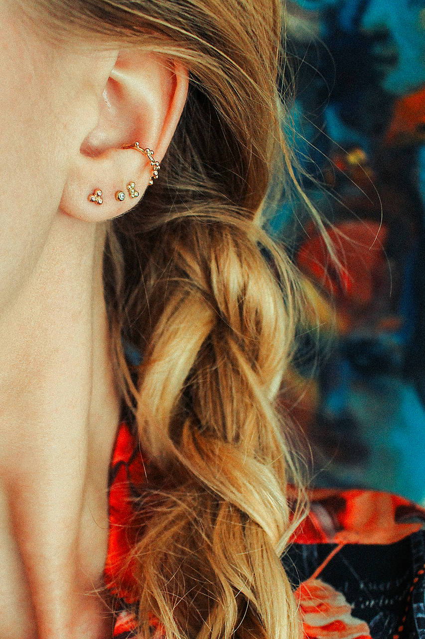 Zlatá ear cuff záušnica - Bokeh