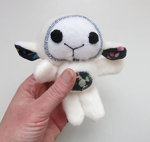 Maňuška ovečka - Rodinka Smotanových od Tmavej lúky