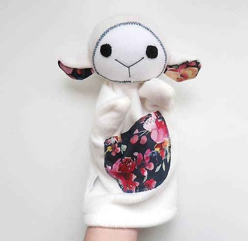 Maňuška ovečka - Rodinka Smotanových od Tmavej lúky