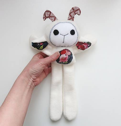 Maňuška ovečka - Rodinka Smotanových od Tmavej lúky