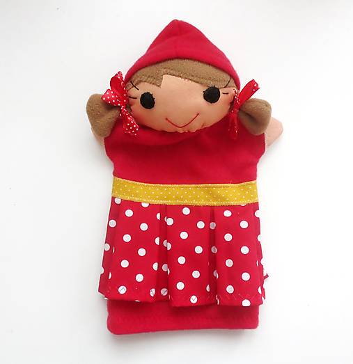 Maňuška Červená čiapočka (v sukničke s bodkami)