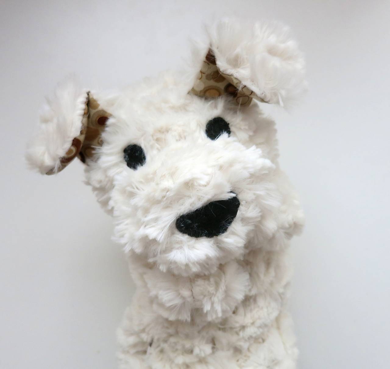 Maňuška psík chlpatý - Biely s kolečkovými uškami