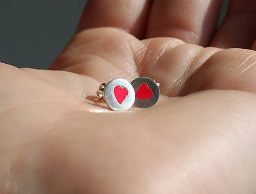 Náušnice - Neónové strieborné náušnice - ružové srdce - 18273320_