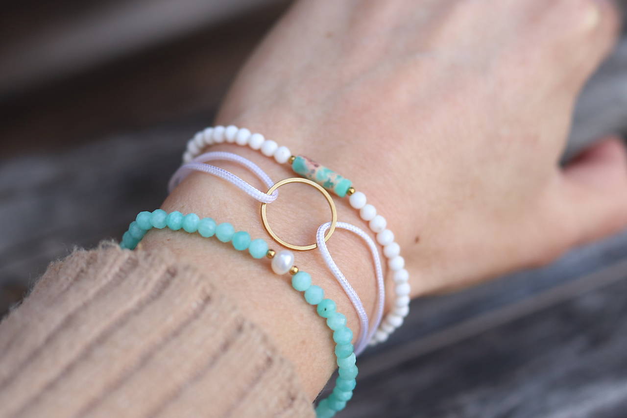 Šnúrkový náramok kruh (karma)