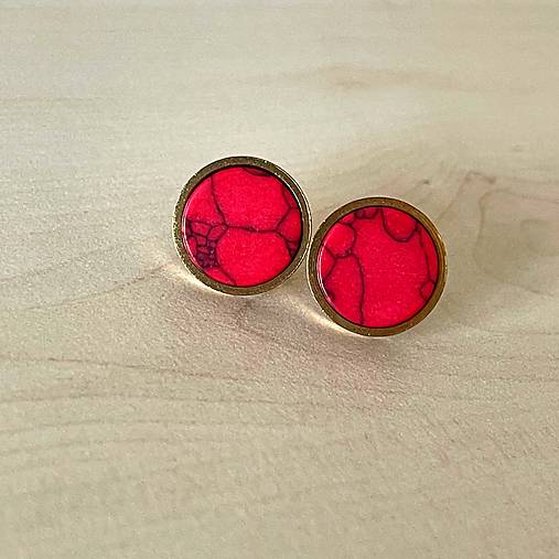 Steel Red Howlite Stud Earrings / Náušnice syntetický howlit, oceľ E015