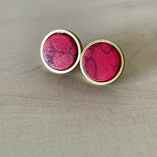 Steel Red Howlite Stud Earrings / Náušnice syntetický howlit, oceľ E015