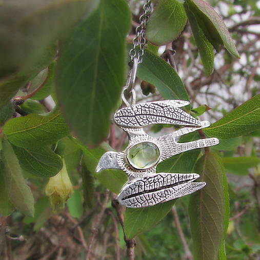 Náhrdelníky - Prvá lastovička - prívesok, ručná výroba - 18274059_