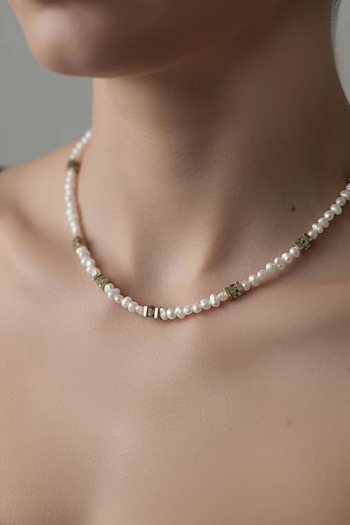 Perlový náhrdelník s minerálom prehnit – Line Cube