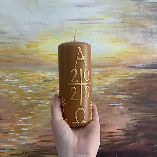 Maľovaný domáci paškál “2026”  Alfa a omega s  krížom (parafín poliaty včelím voskom) (S krížom a margarétami)