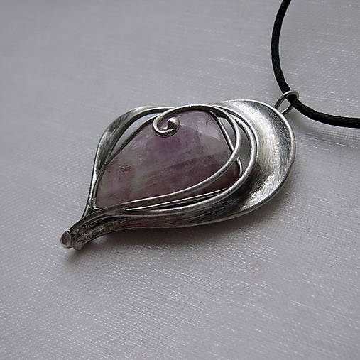 Náhrdelníky - Variácie na srdiečko - kunzit - 18275453_