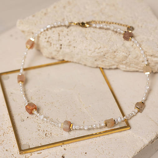 Perlový náhrdelník s ružovým kremeňom – Line Cube